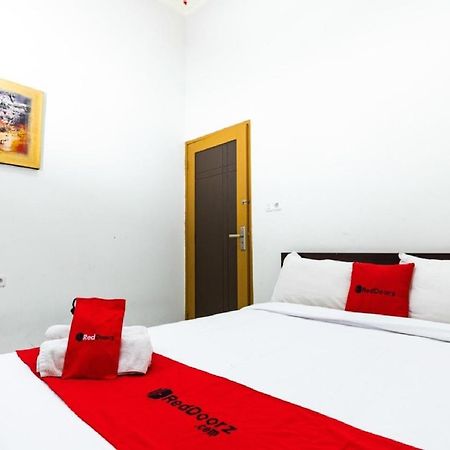 Reddoorz @ Hertasning Area 2 Makassar Exteriör bild