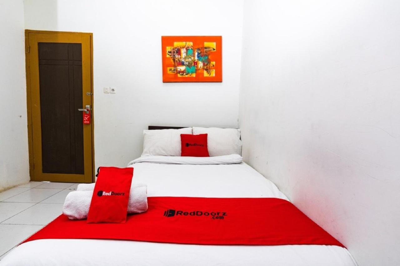 Reddoorz @ Hertasning Area 2 Makassar Exteriör bild